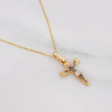 Classic Link Chain + Pendant Cross Christ / 2.3g / 17 3/4 in Three Golds 18K