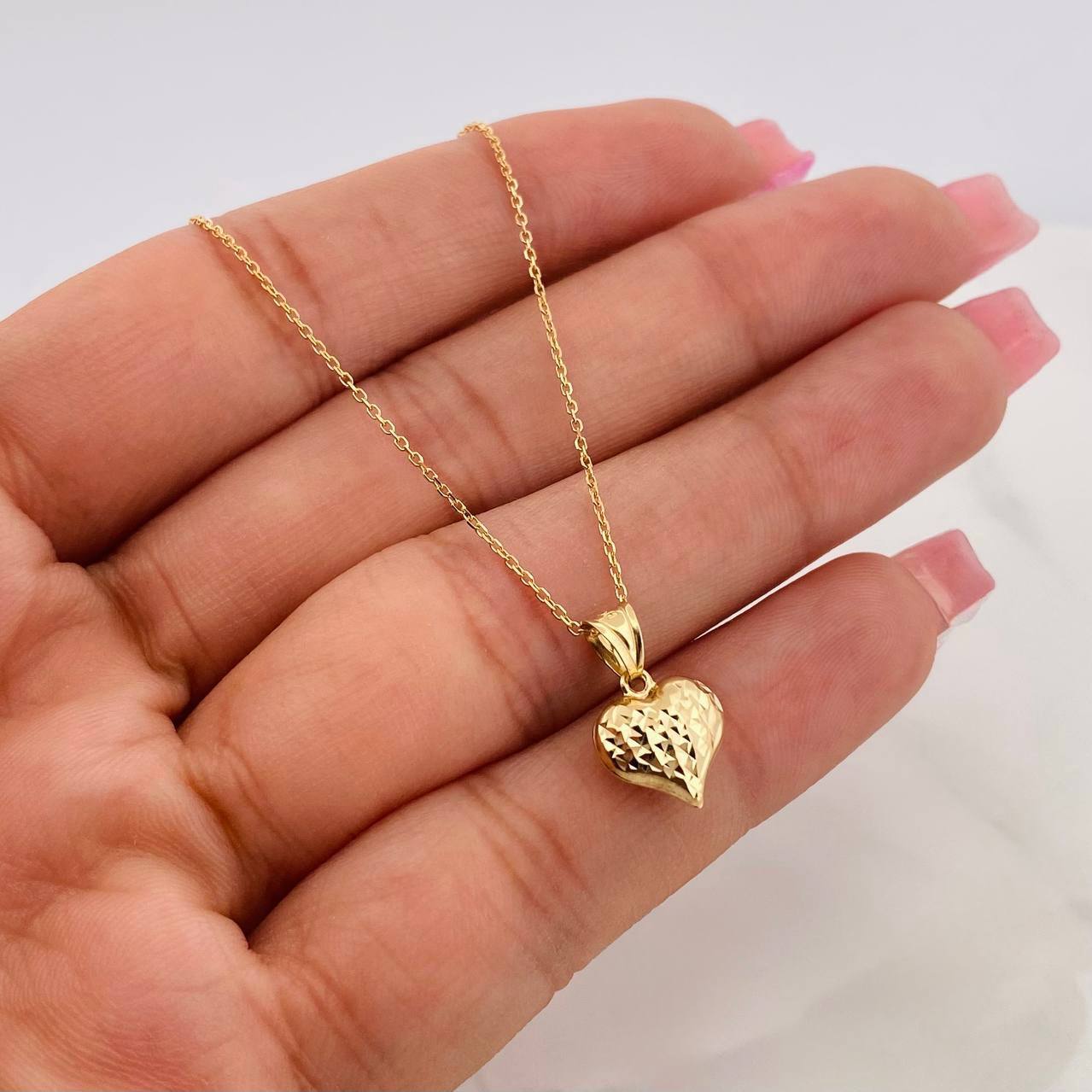 Classic Link Chain + Heart Pendant / 1.9g / 17 3/4 in 18K Yellow Gold