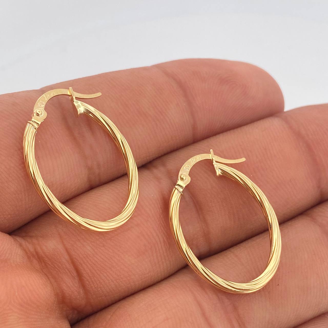 Candongas Lore Ovaladas 1.4gr / 1 in / Oro Amarillo 18K %