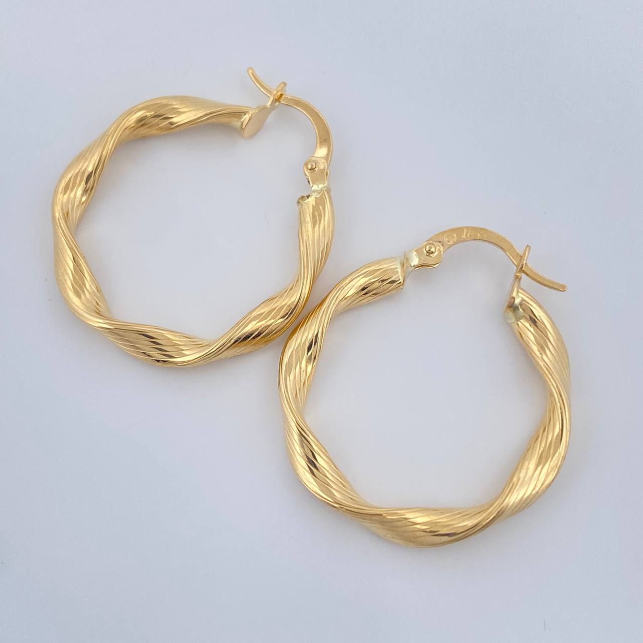 Candongas Bella 2.35gr / 1 in / Oro Amarillo 18K %