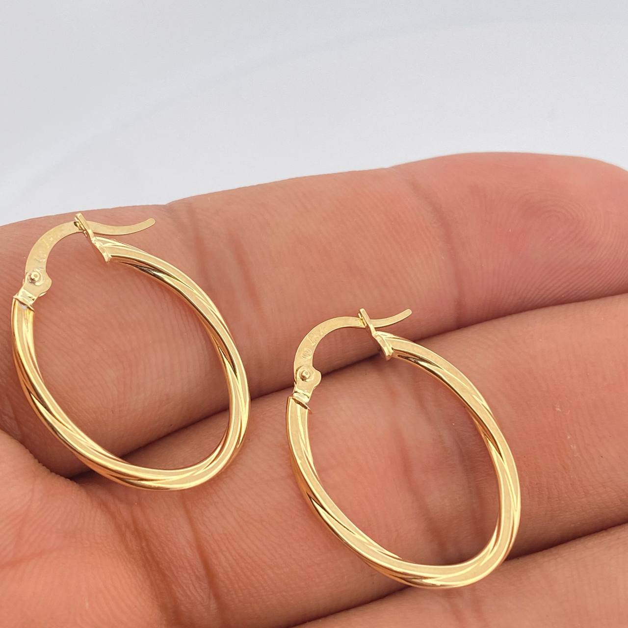 Candongas Osiris Ovaladas 1.3gr / 1 in / Oro Amarillo 18K %