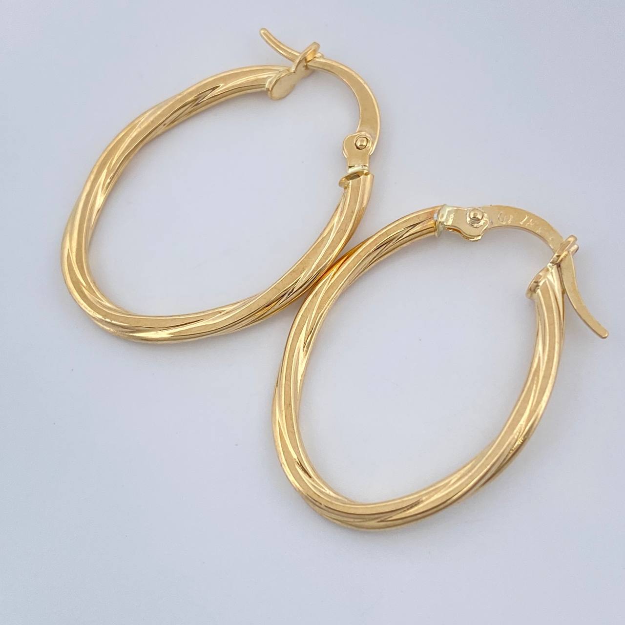 Candongas Osiris Ovaladas 1.3gr / 1 in / Oro Amarillo 18K %