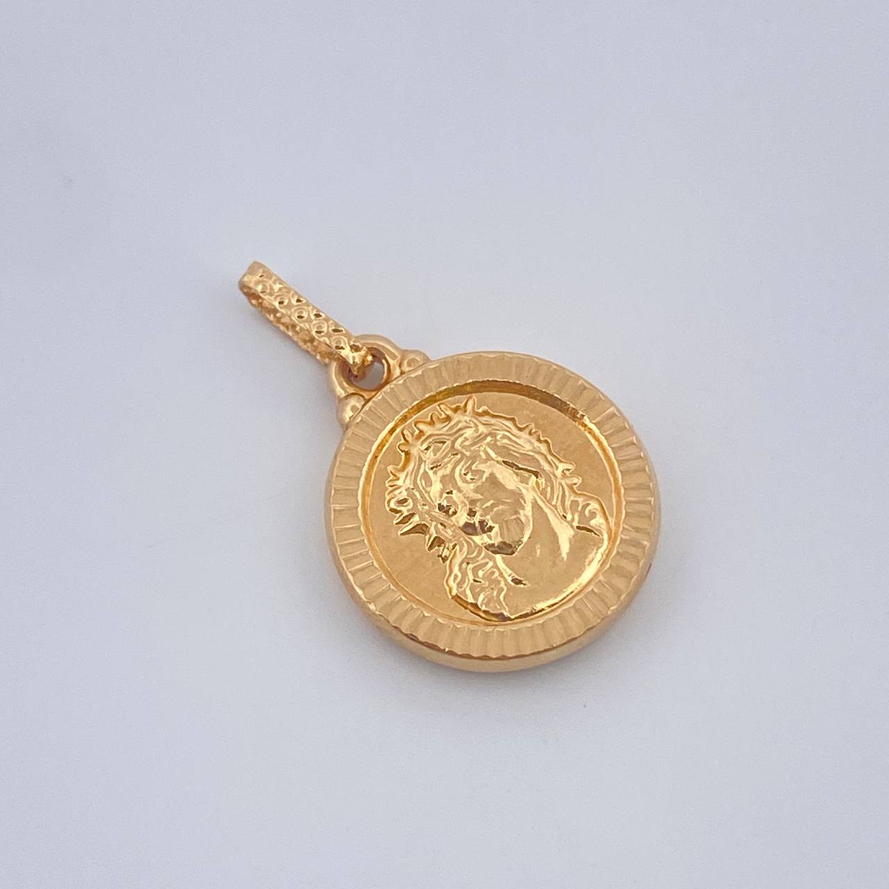 Dije Rostro Cristo 0.95gr / 3/4 in / Oro Amarillo 18K %