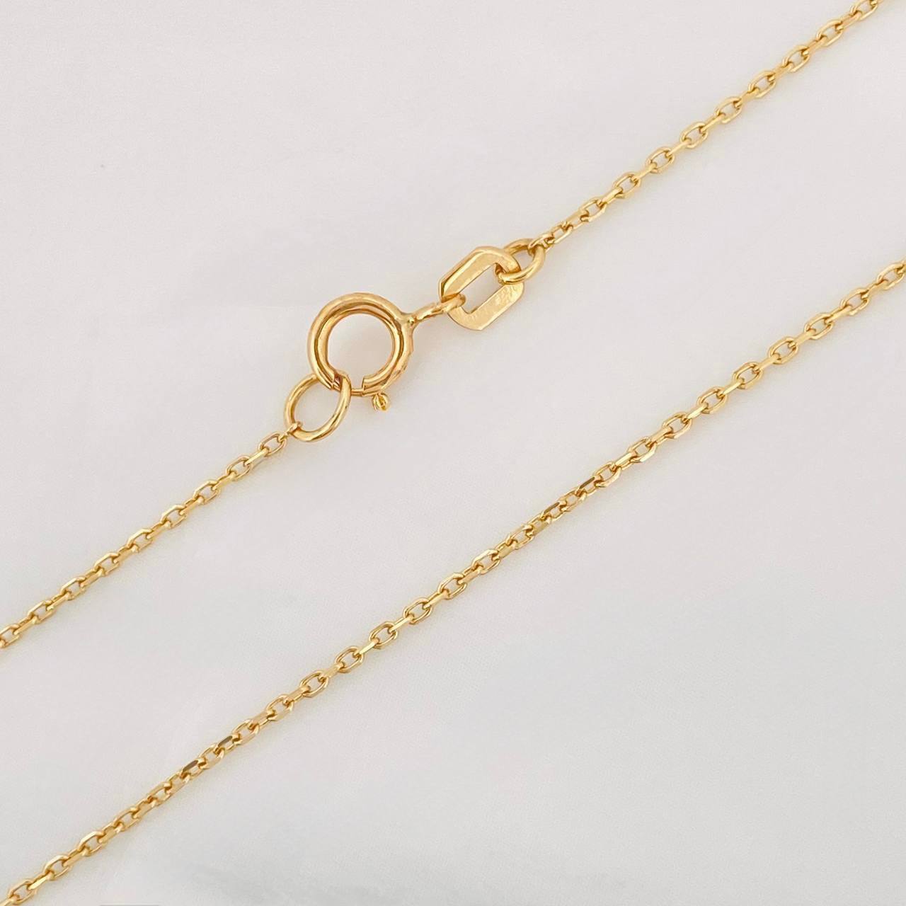Cadena Aro Seguido 1.5g / 18 in / 0.9mm Oro Amarillo 18K