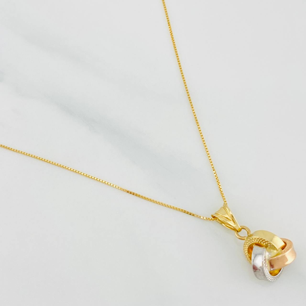 Set Venetian Chain + Knot Pendant / 1.65g / 20 in Three Golds 18K