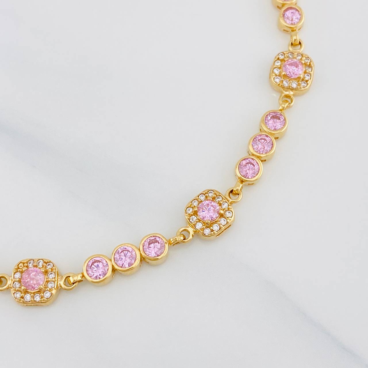 Bracelet Halo Tennis 9.4g / 7 in / 4mm Yellow Gold 18K