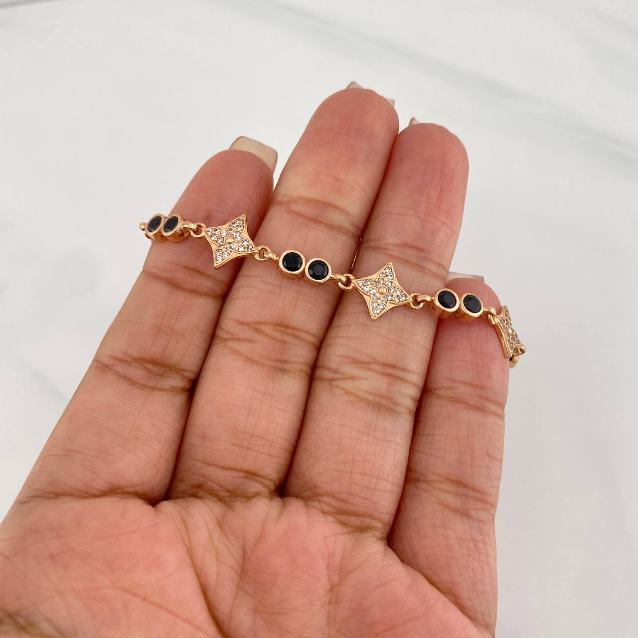 Pulso Halo Flor 7.8g / 6 3/4 in / 4.05mm Oro Rosa 18K