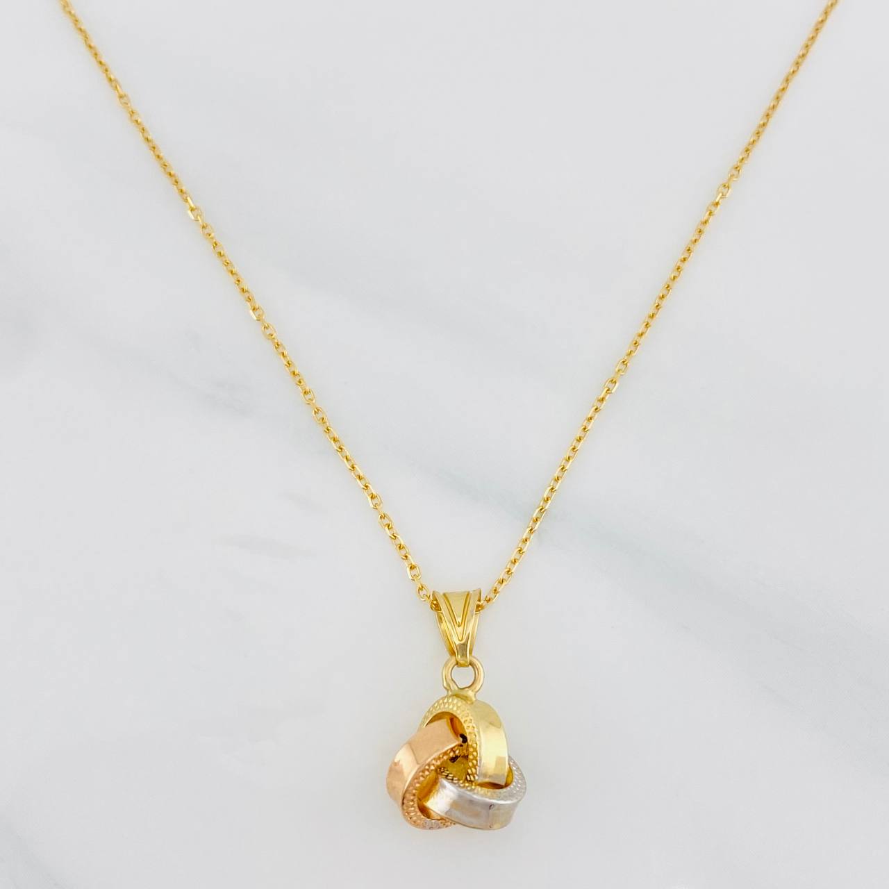 Classic Link Chain Knot 1.65g / 17 3/4 in / 0.6mm Three Golds 18K