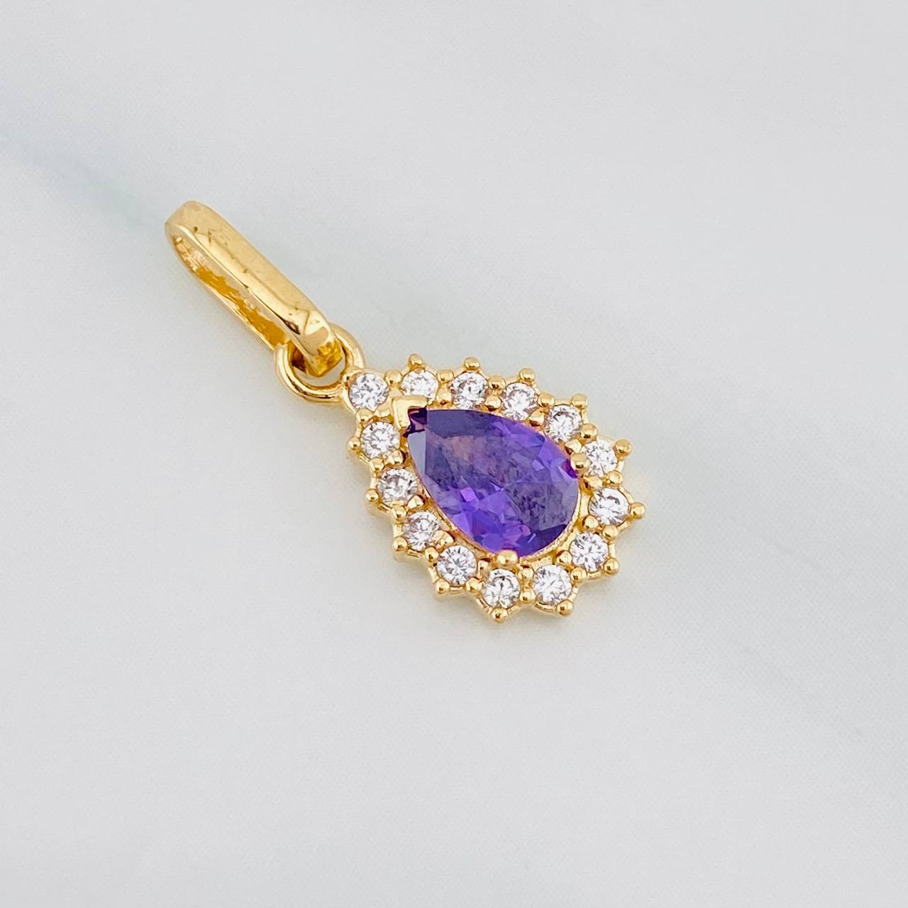 Pendant Halo Tear 1.2g / 3/4 in 18K Yellow Gold