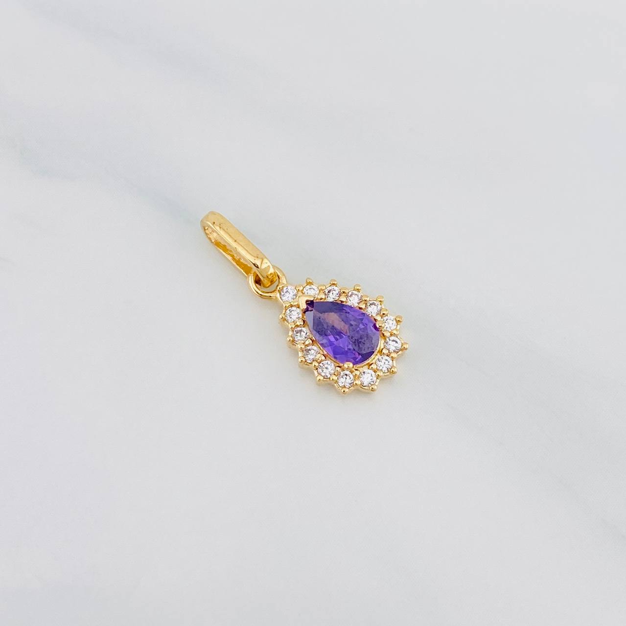 Pendant Halo Tear 1.2g / 3/4 in 18K Yellow Gold