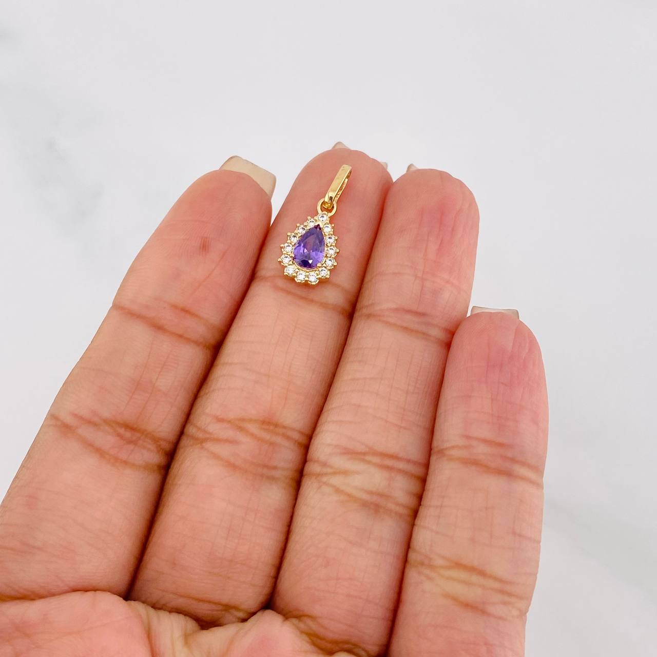 Pendant Halo Tear 1.2g / 3/4 in 18K Yellow Gold
