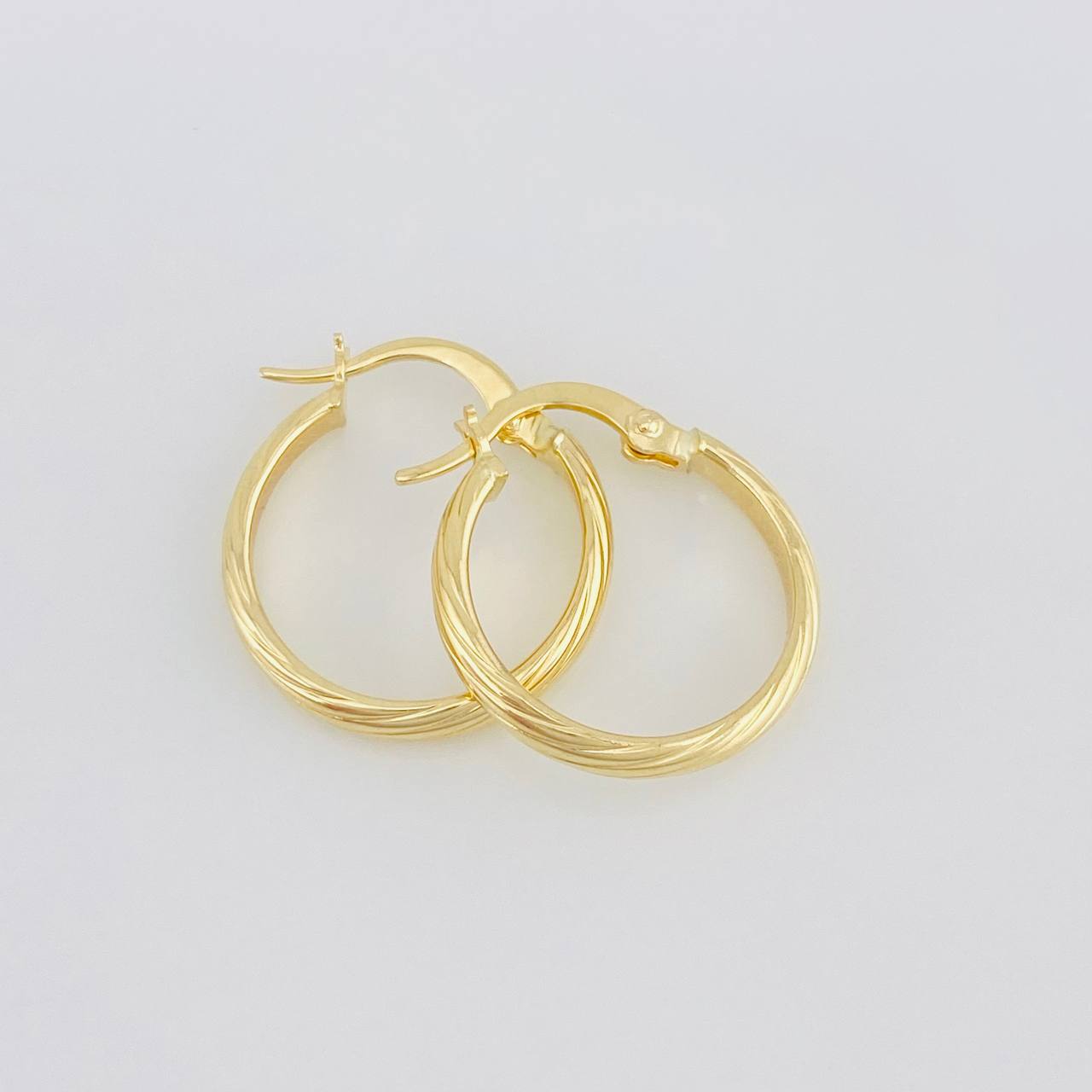 Hoop Earrings Ozy 1.3g / 3/4 in Yellow Gold 18K
