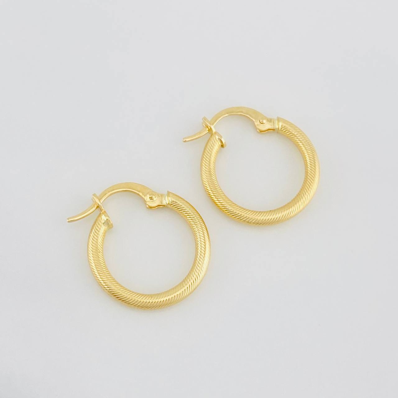 Hoop Earrings Zion 1.45g / 3/4 in Yellow Gold 18K