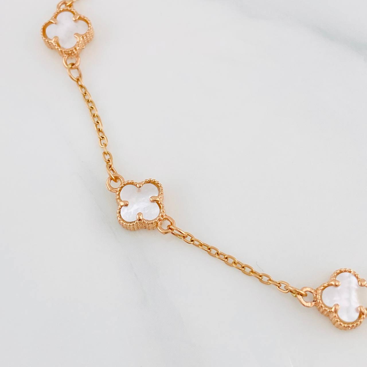 Pulso Modulable Aro Seguido Trebol 3.35g / 6 3/4 in - 7 1/2 in / 1.2mm Oro Rosa 18K