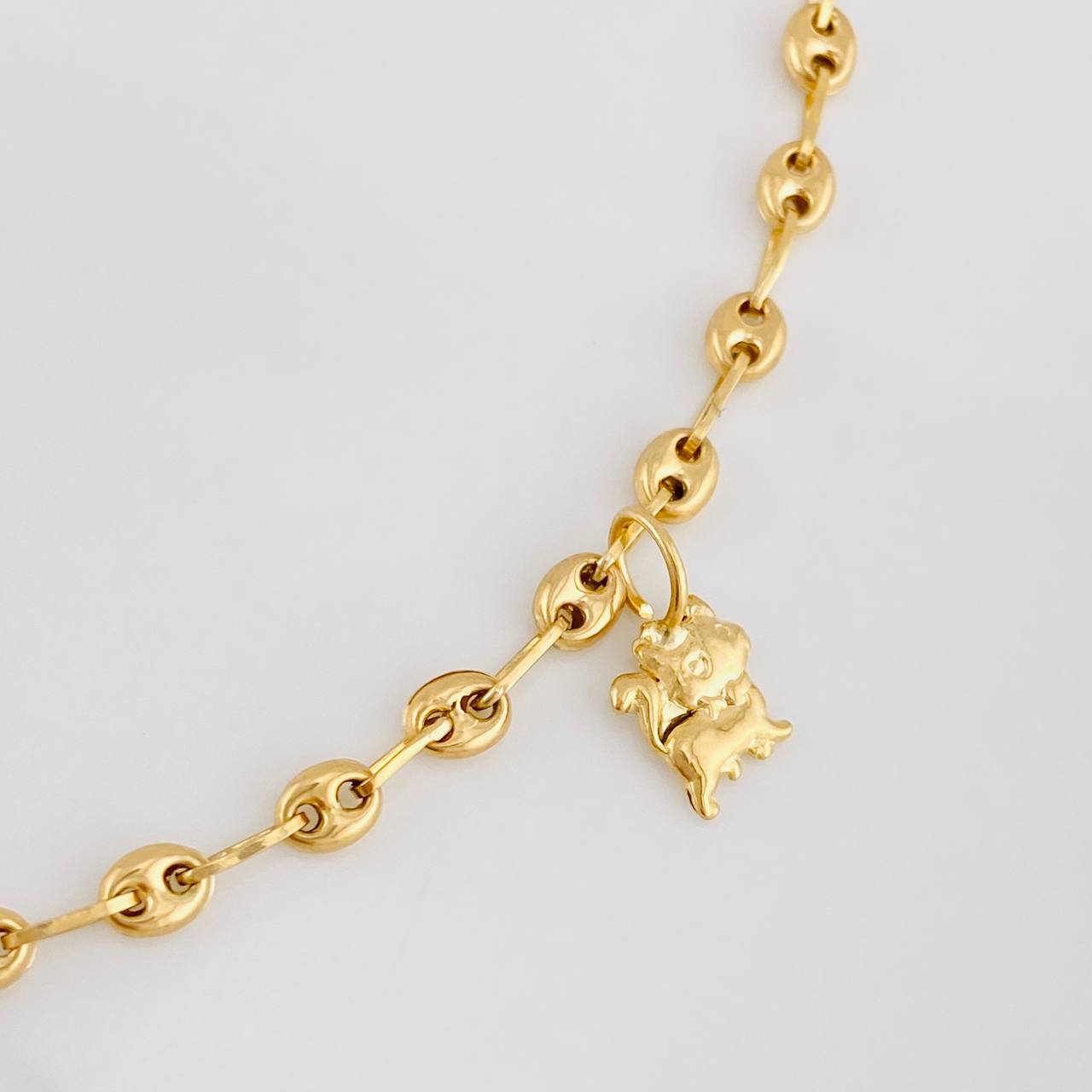 Tobillera GC Dije 4.4g / 10 3/4 in / 3.3mm Oro Amarillo 18K