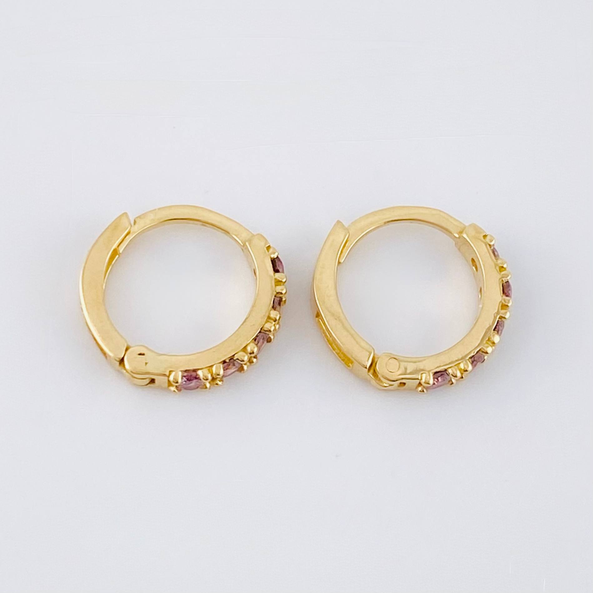 Candongas Carril Punteado 1.75gr / 1/2 in / Oro Amarillo 18K ©