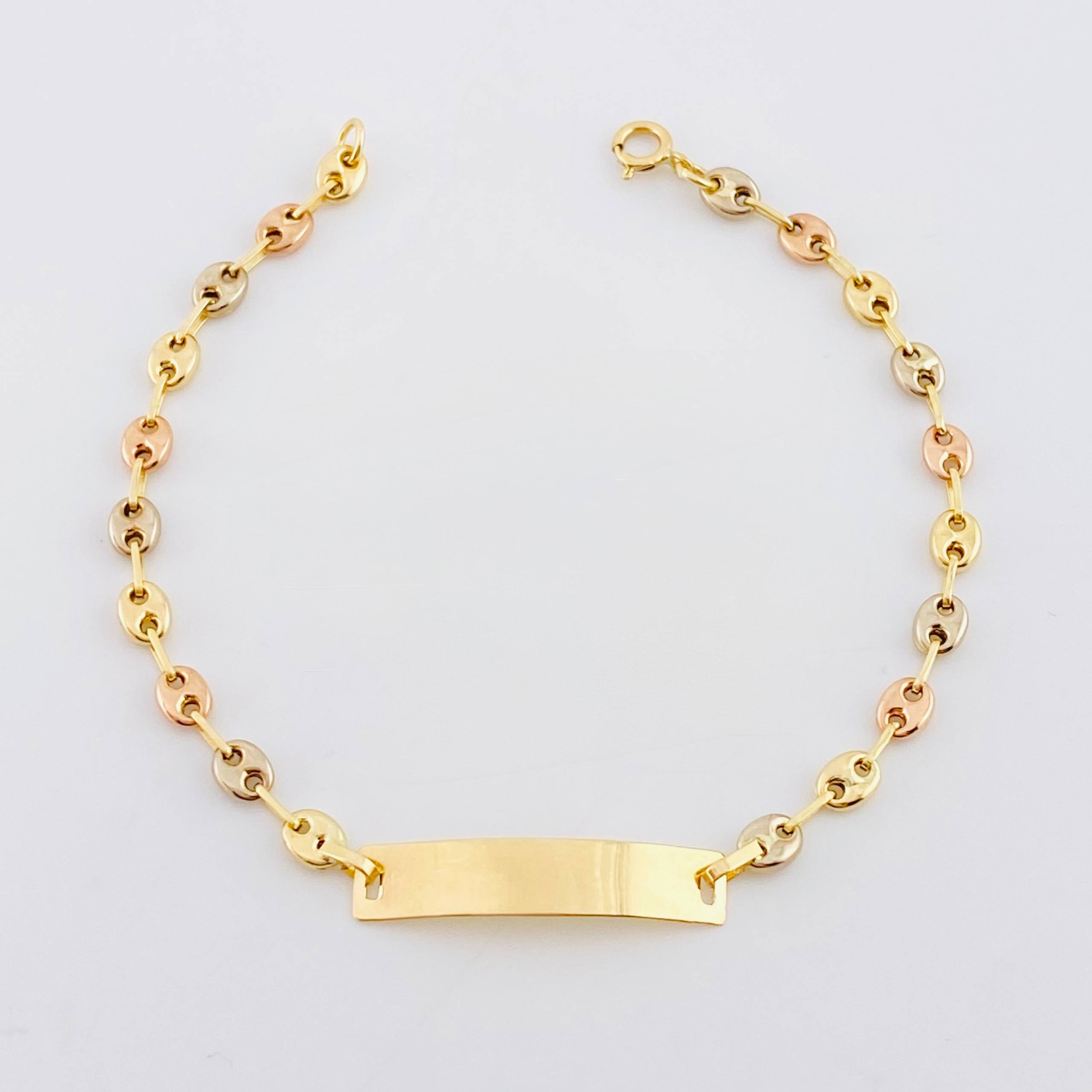 Pulso Bebé GC Placa Rectangular Curva 1.55gr / 5 1/2 in / 3mm Tres Oros 18K ©