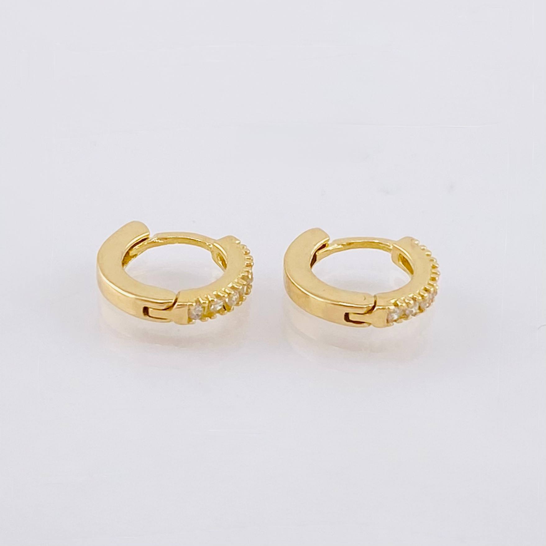 Carril Punteado 1.4gr / 1/2 in / Oro Amarillo 18K *