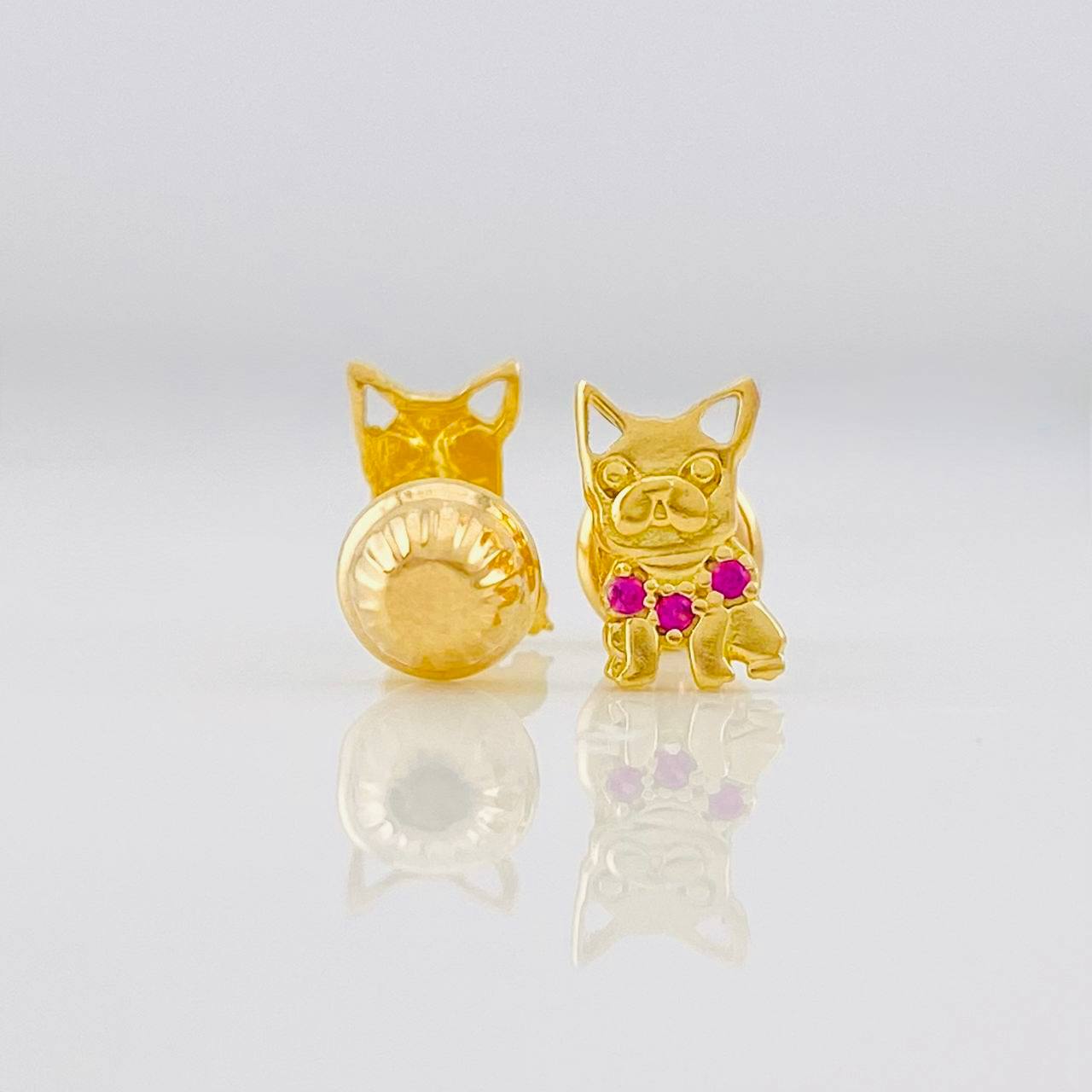 Stud Earrings Dog 1.1g / in / 8.2mm Yellow Gold 18K