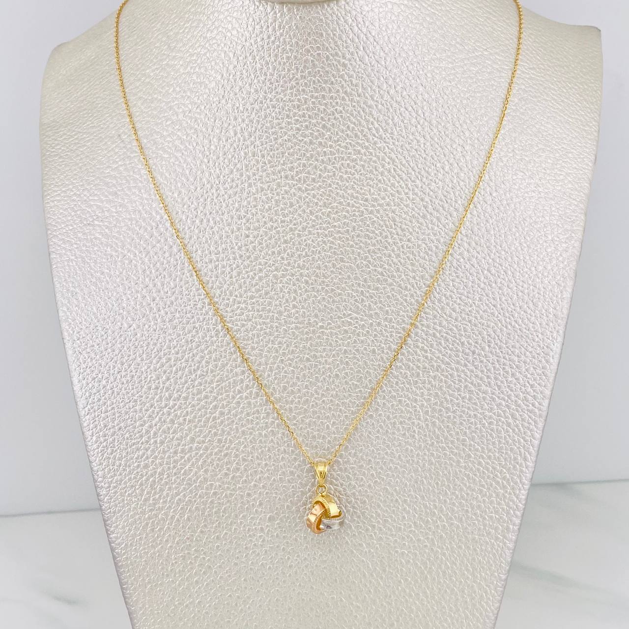 Classic Link Chain + Knot Pendant / 1.85g / 17 3/4 in Three Golds 18K