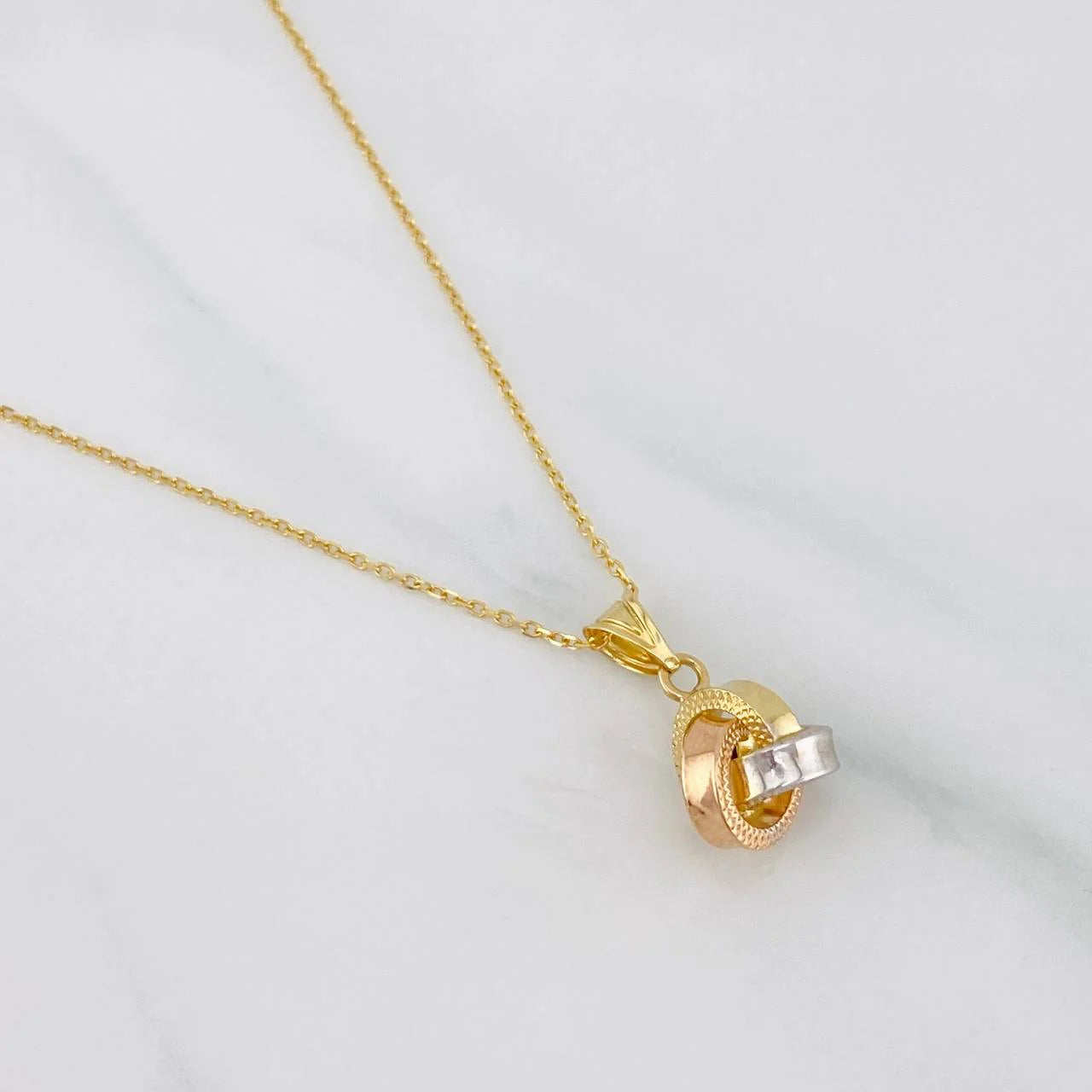 Classic Link Chain + Knot Pendant / 1.75g / 18 in Three Golds 18K