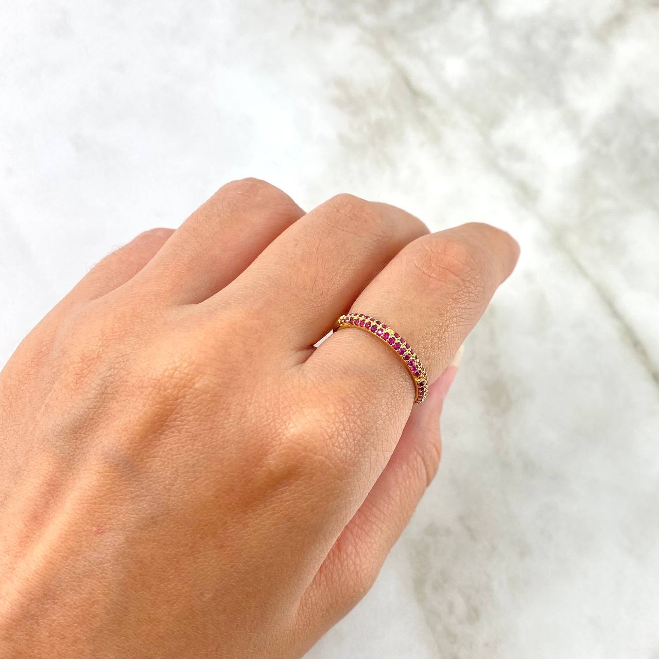 Churumbela Ring 1.55gr / Size 6 1/4 / Fuchsia Zircons Yellow Gold