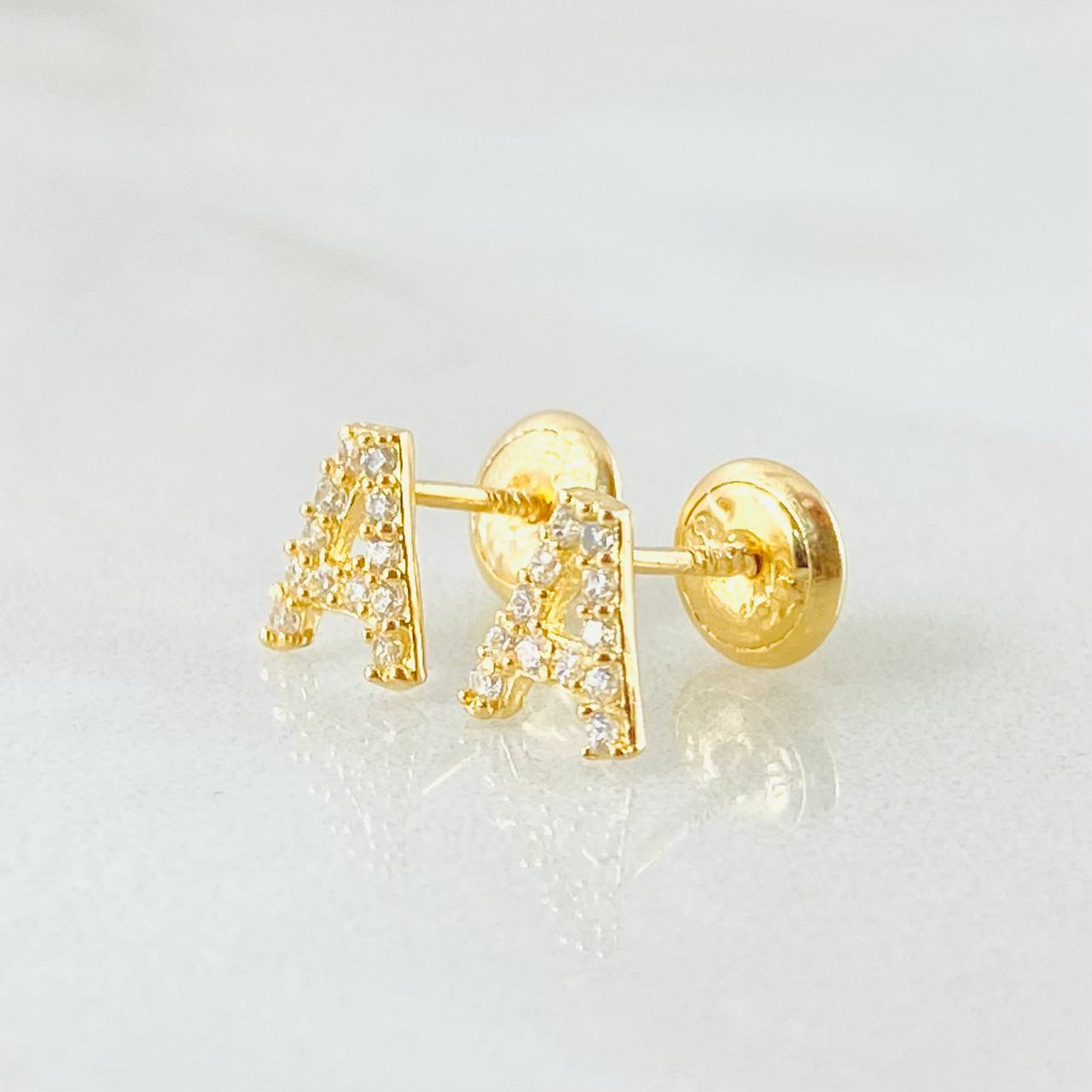 Topos Letra A 0.9gr / 5mm Oro Amarillo 18K