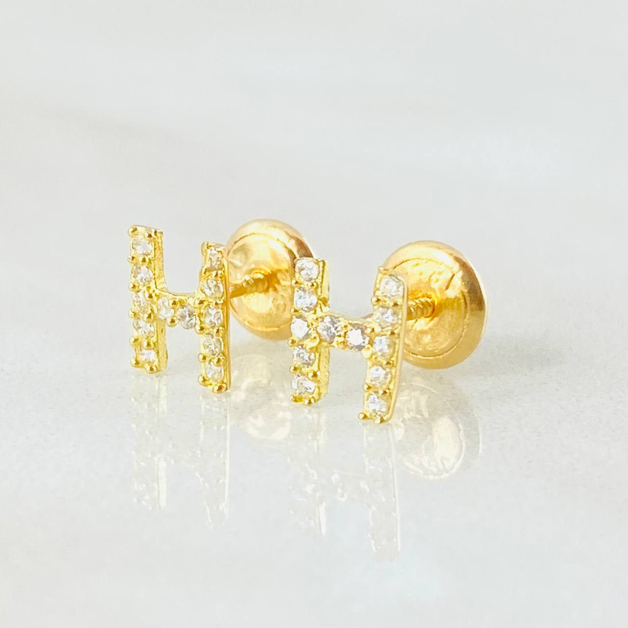 Stud Earrings Letter H 0.75gr / 18K Yellow Gold