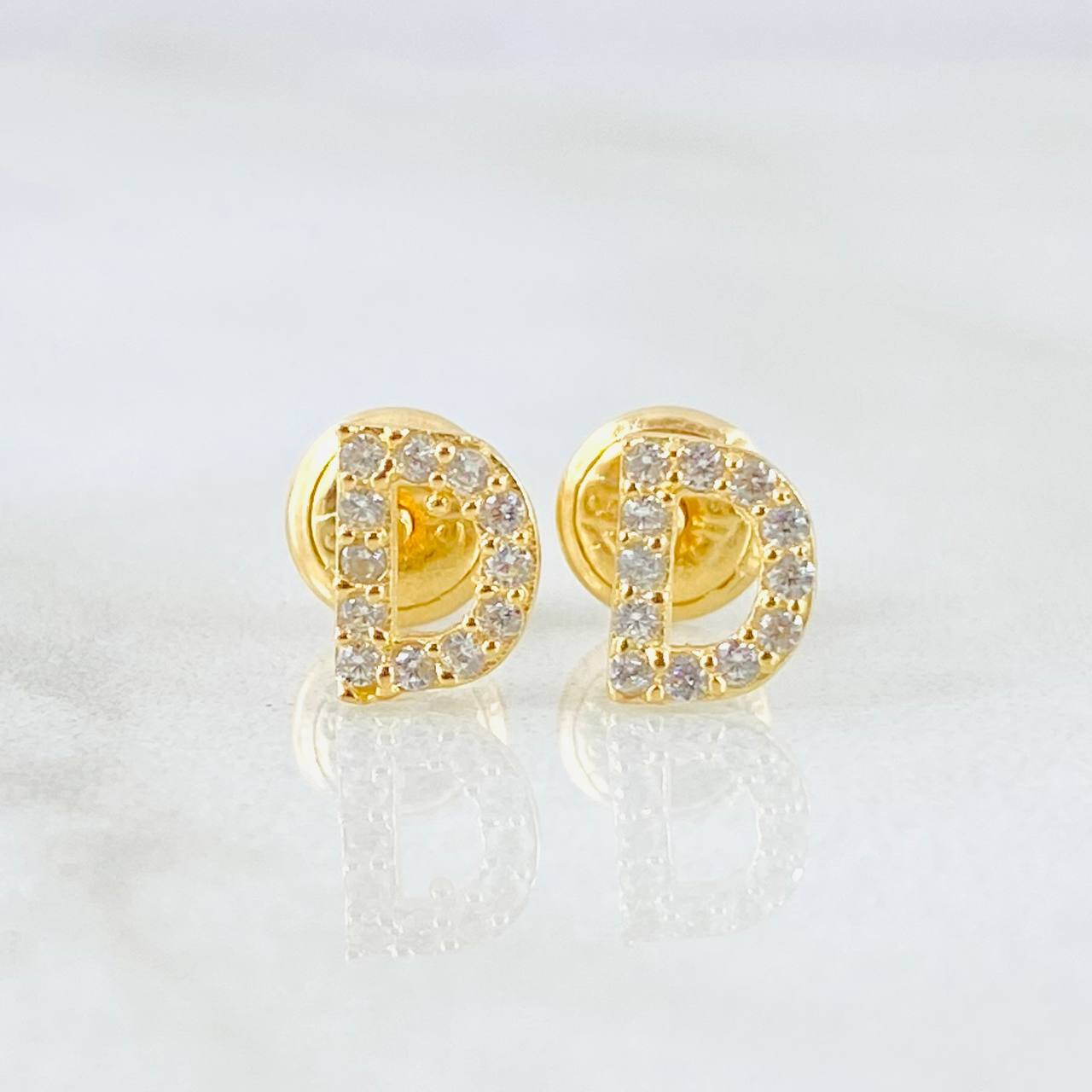 Topos Letra D 0.75gr / Oro Amarillo 18K
