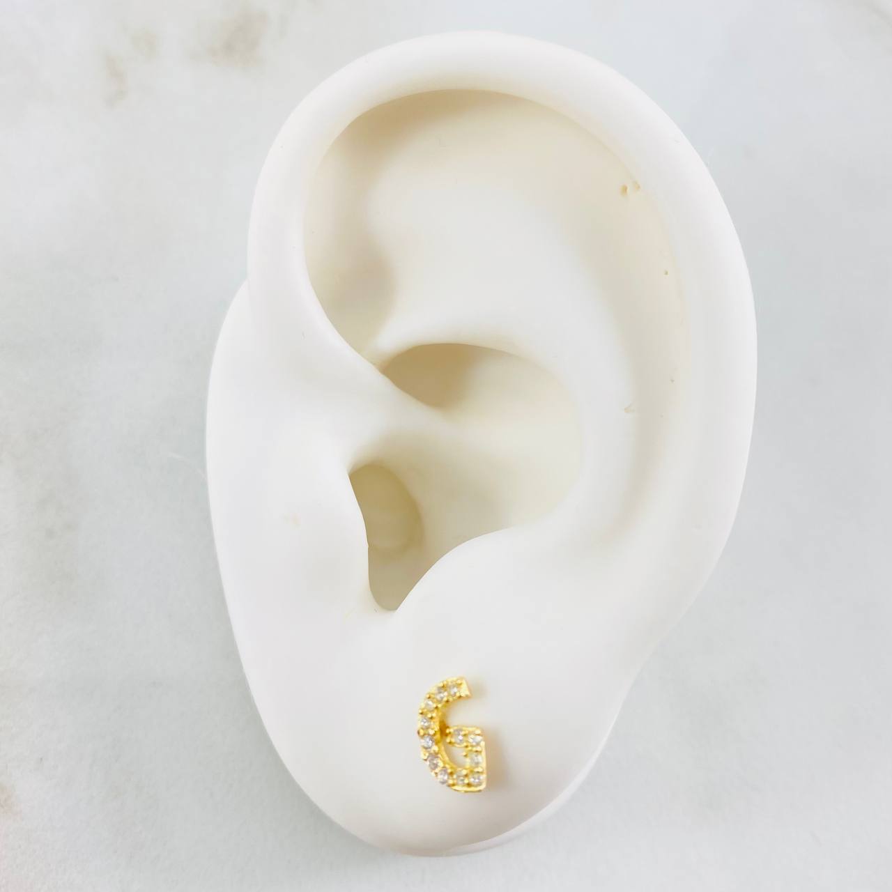 Stud Earrings Letter G 0.75gr / 18K Yellow Gold
