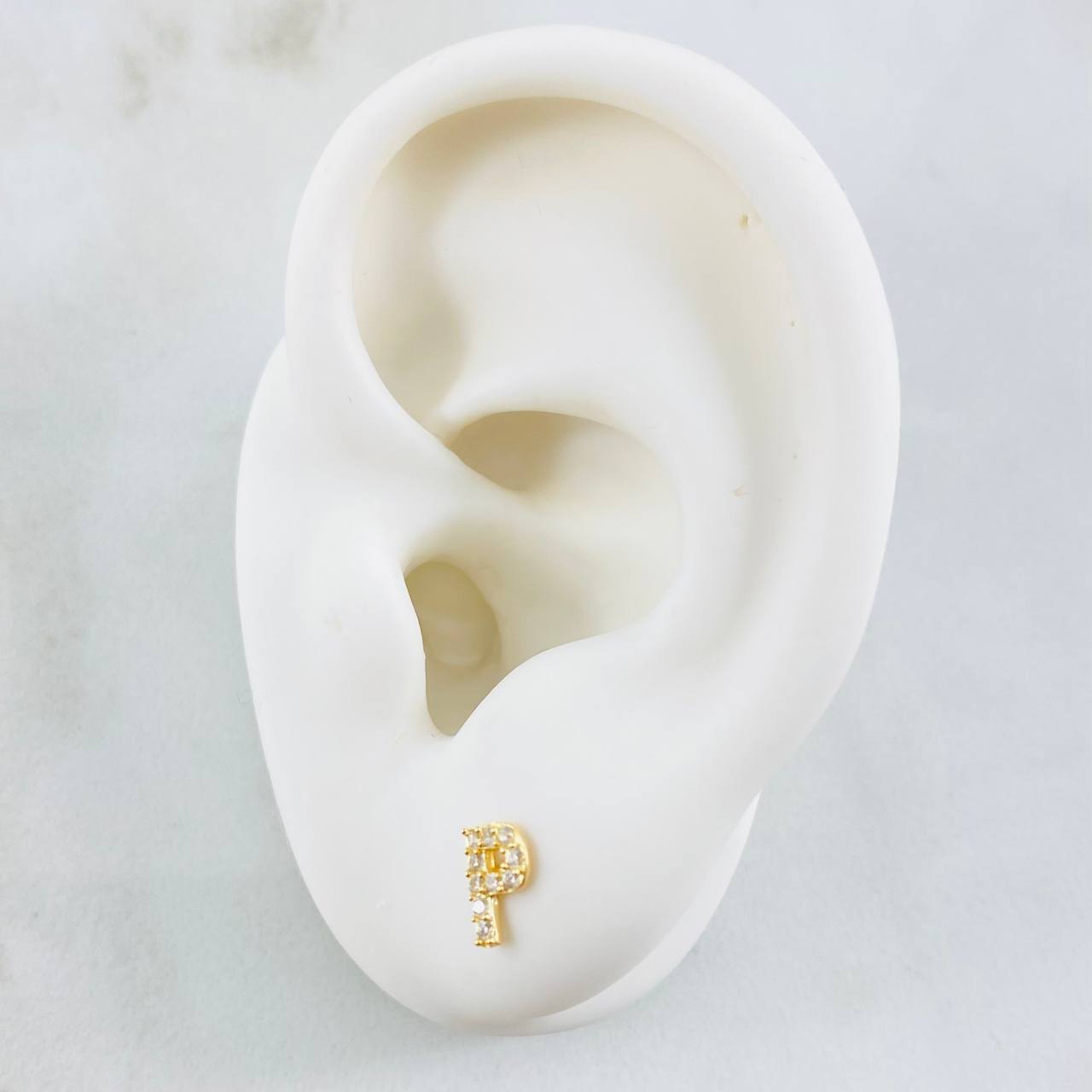 Stud Earrings Letter P 0.75gr / 18K Yellow Gold