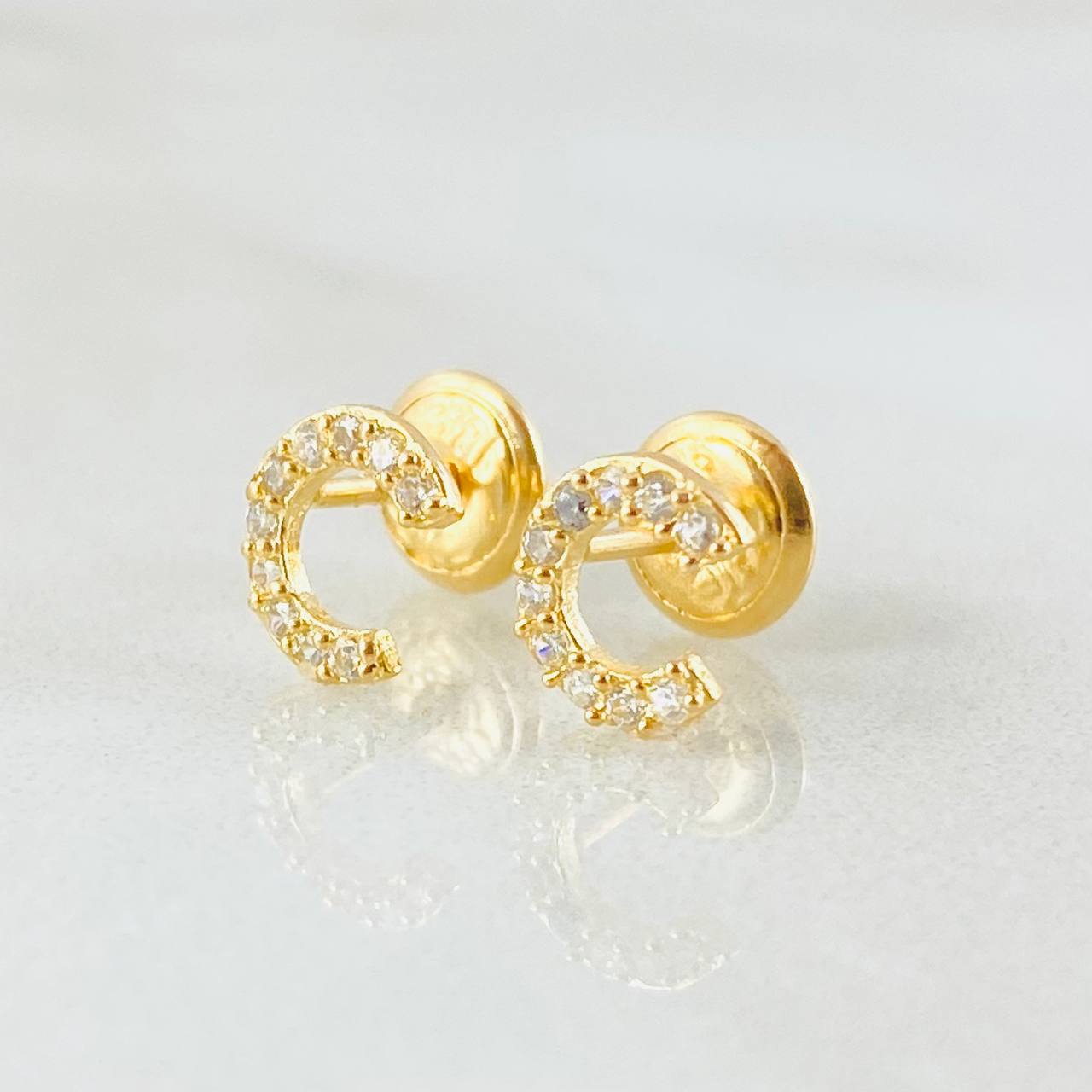 Topos Letra C 0.7gr / Oro Amarillo 18K