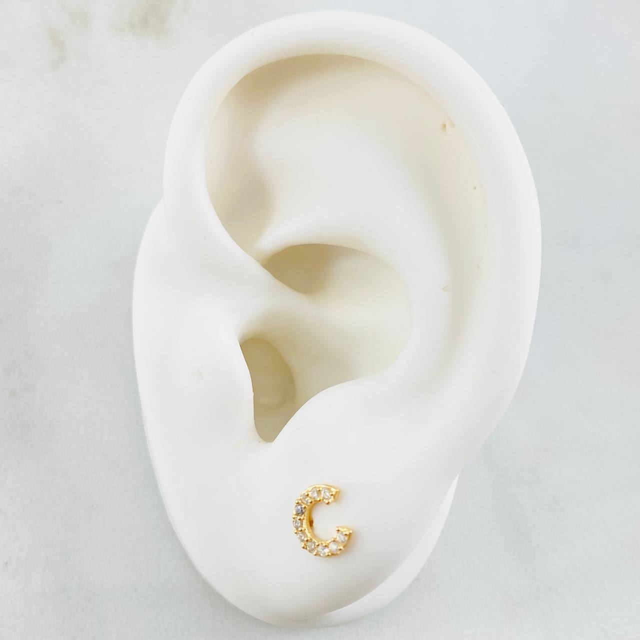 Topos Letra C 0.7gr / Oro Amarillo 18K