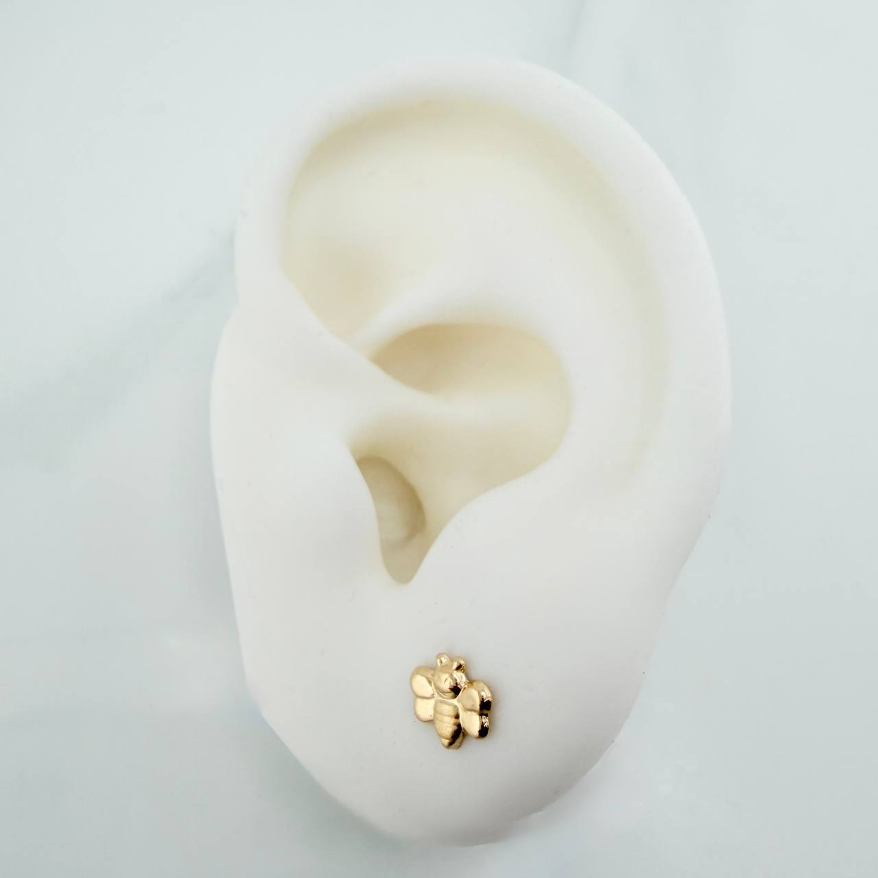Topos Abeja 0.55gr / Oro Amarillo 18K &