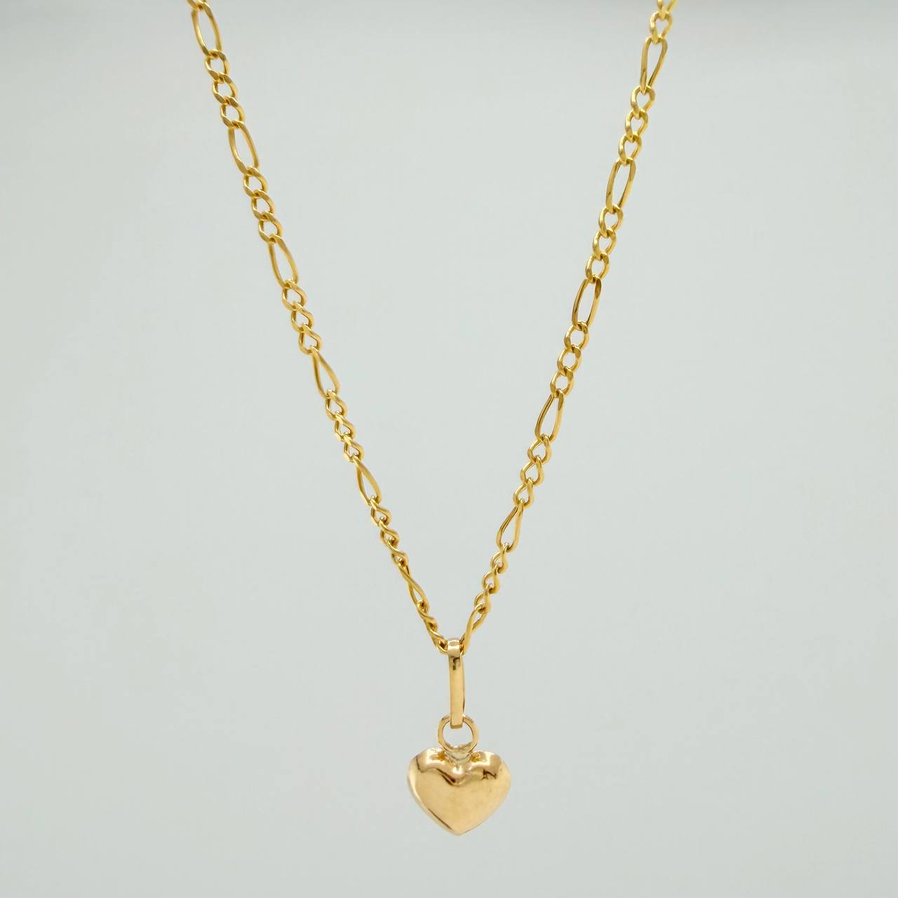 Set Cadena y Dije Figaro +Corazon 1.3gr / 17 3/4 in / 1.27mm Oro Amarillo 18K (Oferta) &