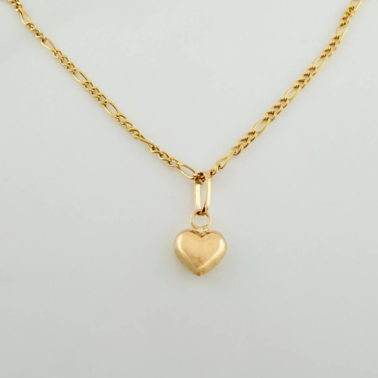 Set Cadena y Dije Figaro +Corazon 1.3gr / 17 3/4 in / 1.27mm Oro Amarillo 18K (Oferta) &