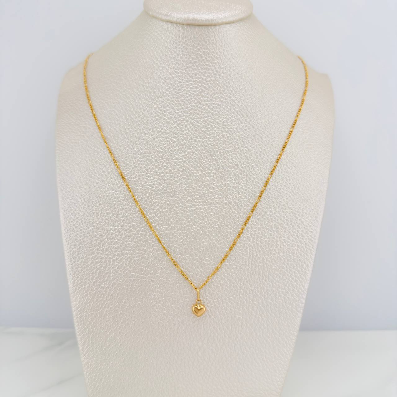 Set Cadena y Dije Figaro +Corazon 1.3gr / 17 3/4 in / 1.27mm Oro Amarillo 18K (Oferta) &
