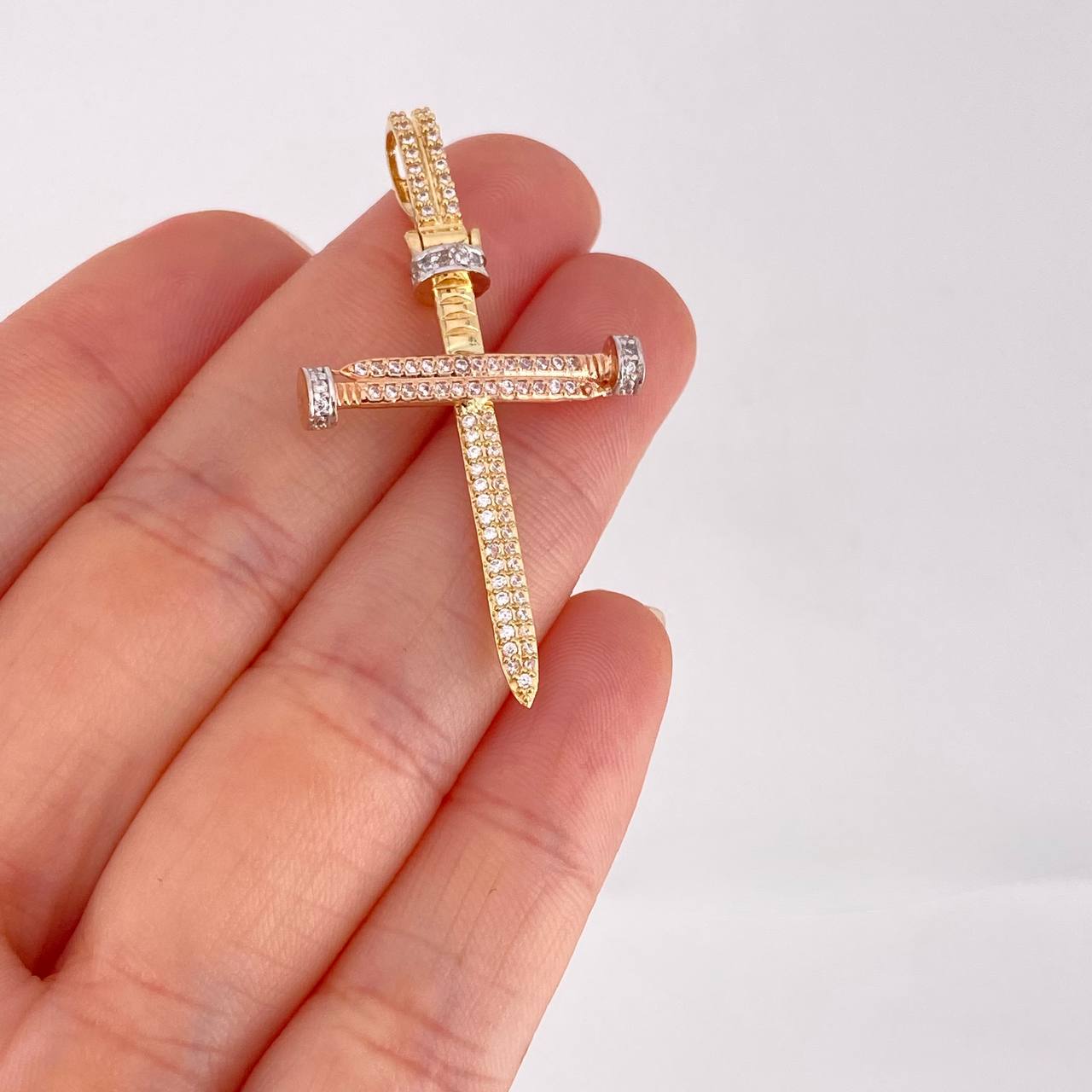 Pendant Cross Nail 4.1g / 1 3/4 in Three Golds 18K