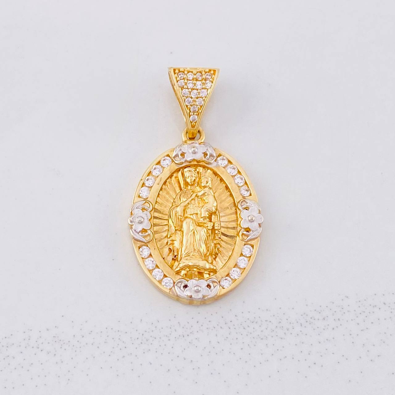 Our Lady of Mount Carmel Pendant 6.05g / 1 1/4 in Two-Tone Yellow White Gold 18K