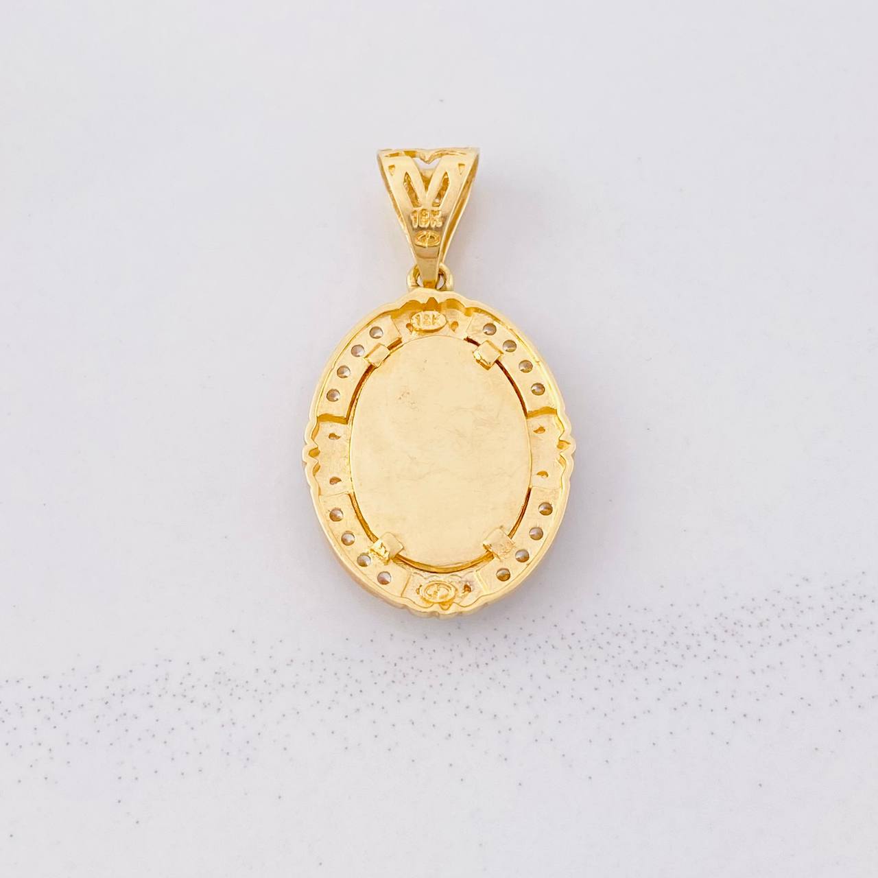 Our Lady of Mount Carmel Pendant 6.05g / 1 1/4 in Two-Tone Yellow White Gold 18K