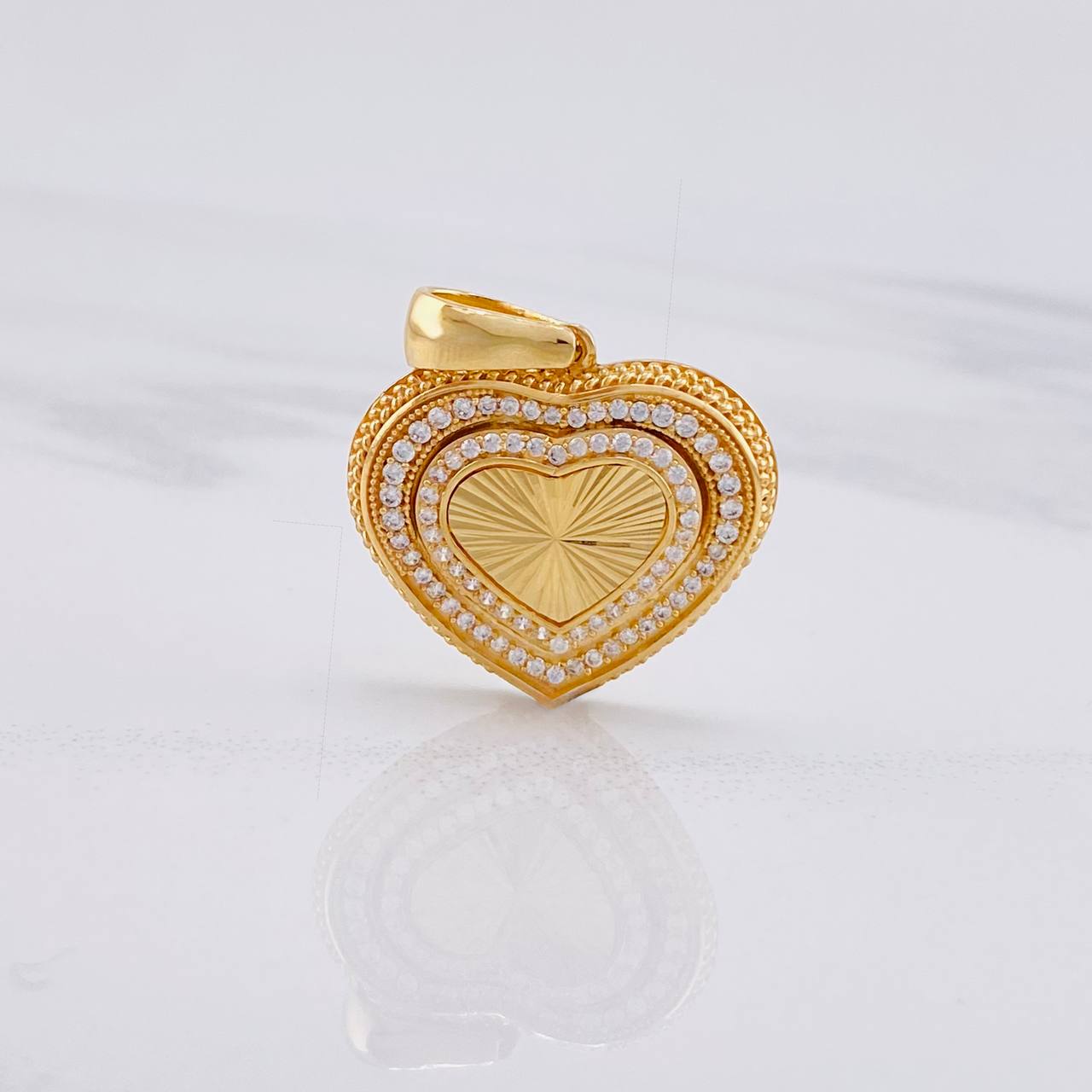 Diamond Cut Heart Pendant 9.9g / 1 1/2 in Yellow Gold 18K
