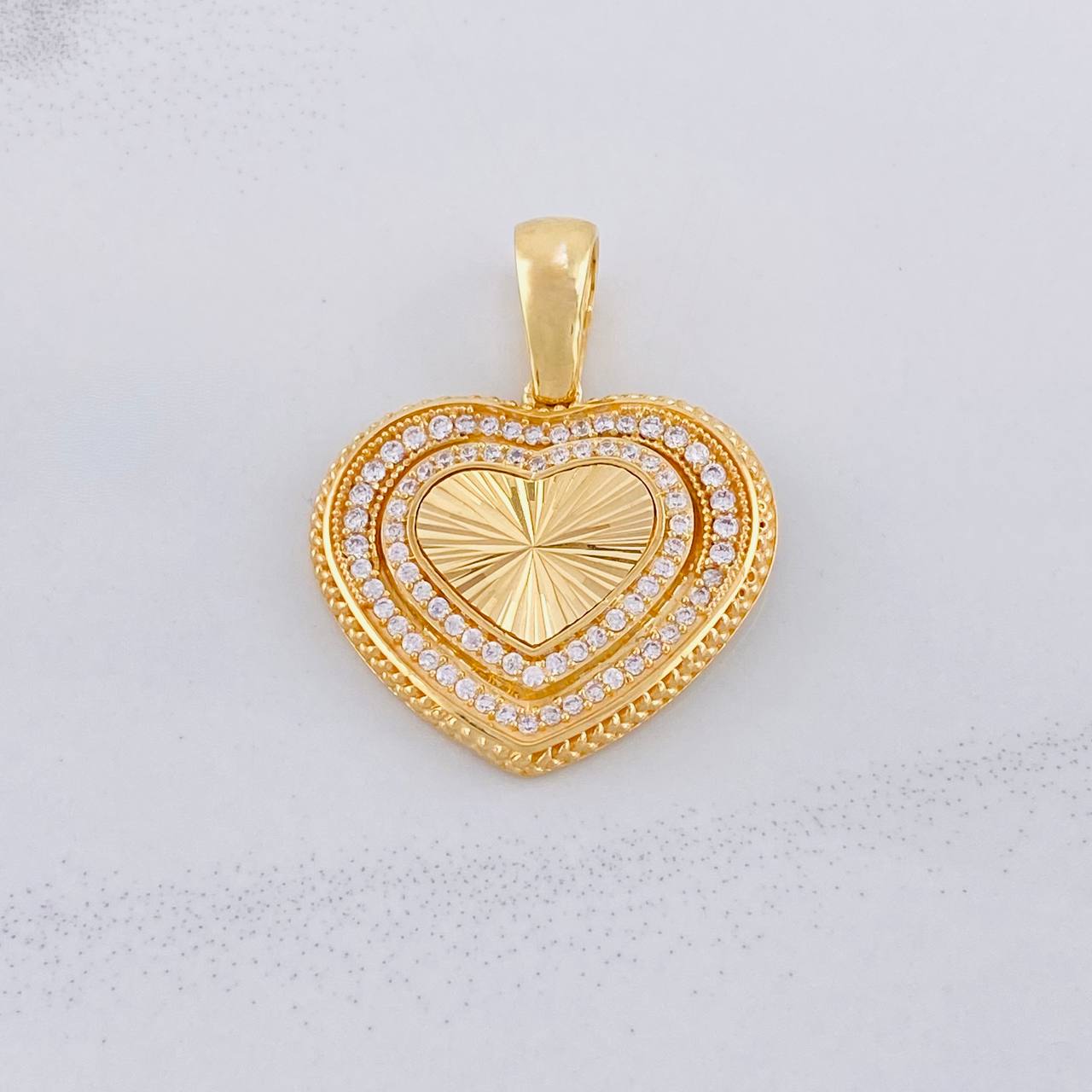 Diamond Cut Heart Pendant 9.9g / 1 1/2 in Yellow Gold 18K