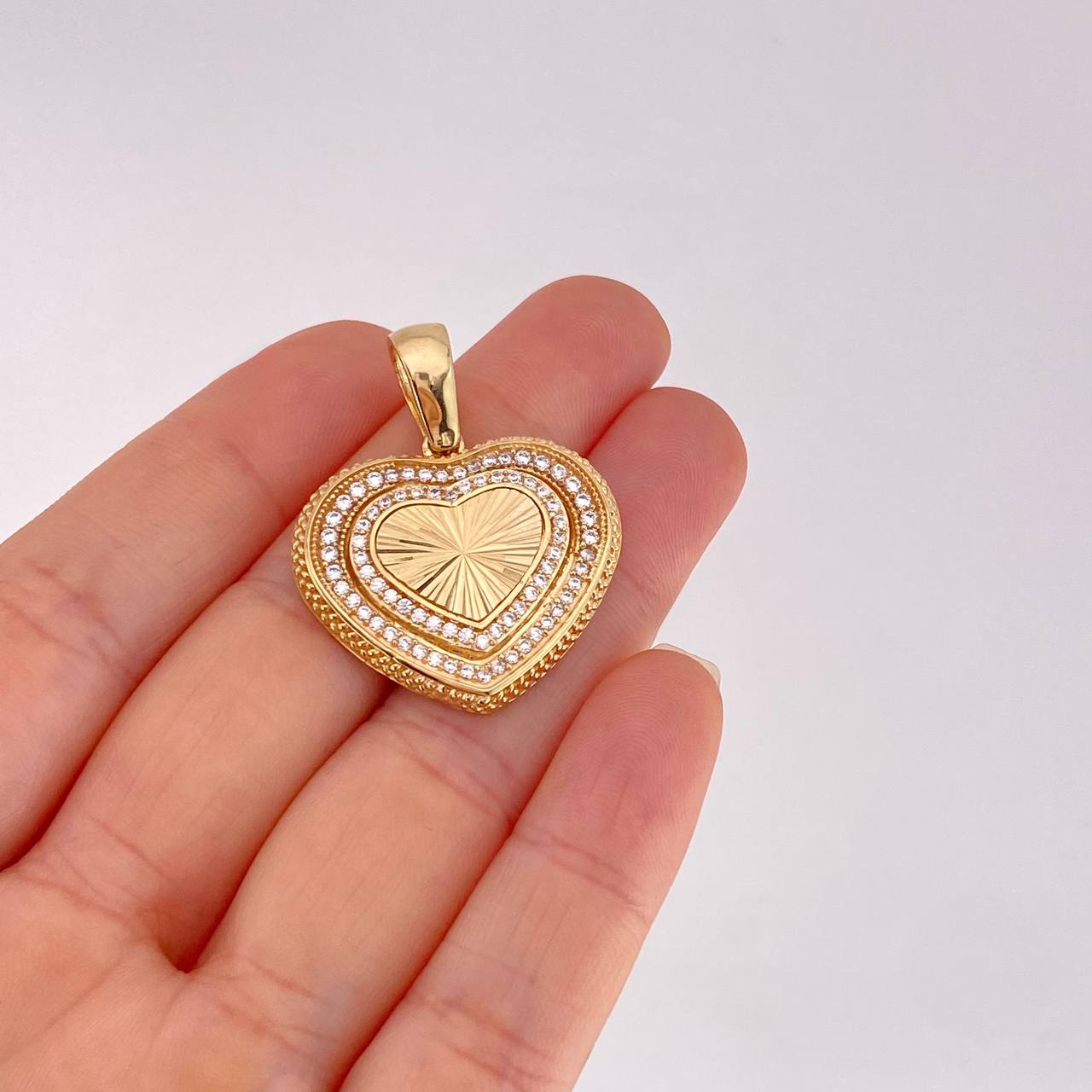 Diamond Cut Heart Pendant 9.9g / 1 1/2 in Yellow Gold 18K
