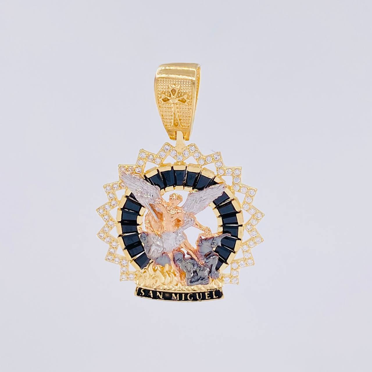 Pendant Saint Michael Archangel 6.95g / 1 1/2 in Three Golds 18K