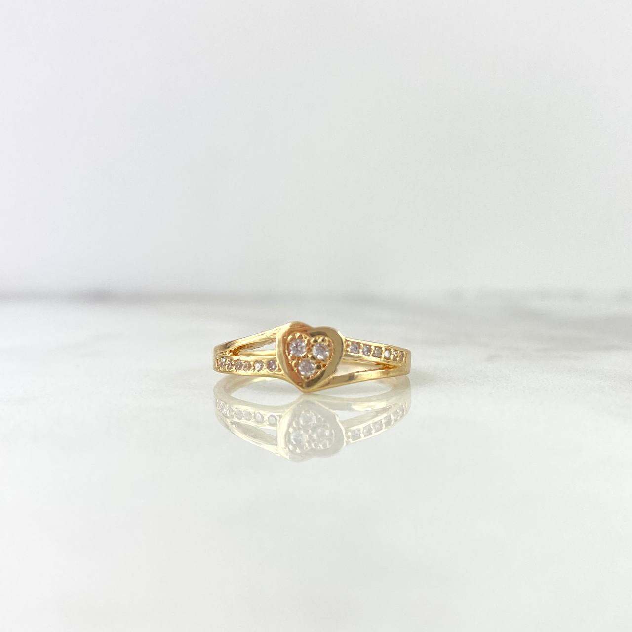 Crossed Lines Heart Ring 2.15gr / T6 3/4 / White Zircons Yellow Gold