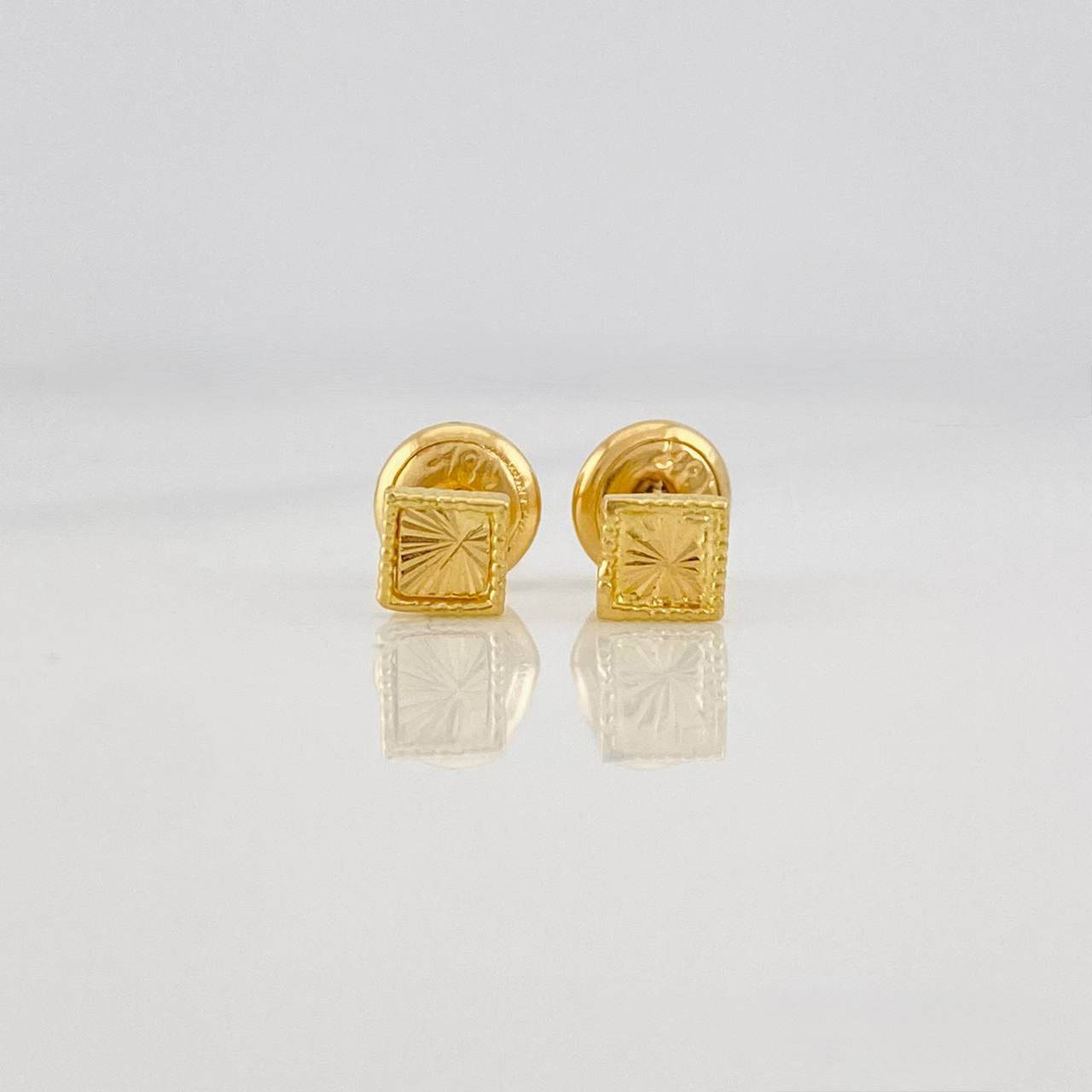 Diamond Cut Square Stud Earrings 0.65g / in / 4mm Yellow Gold 18K