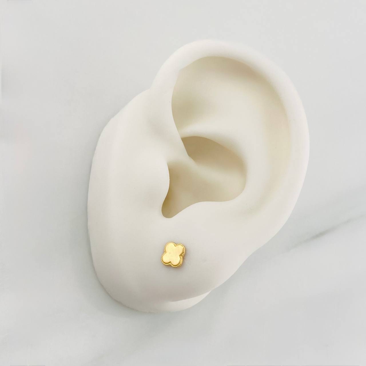 Topos Trébol 0.65g / in / 4.9mm Oro Amarillo 18K