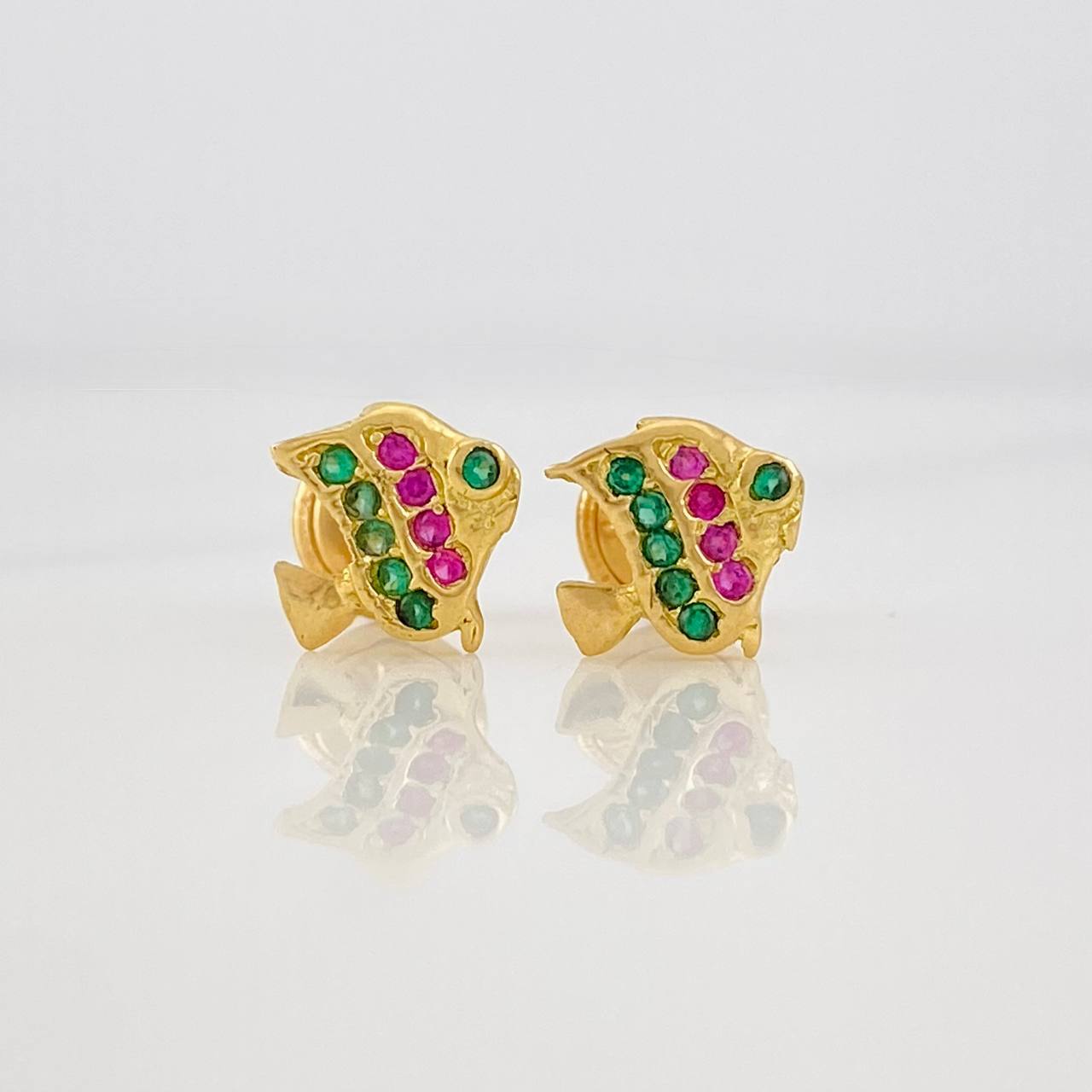Stud Earrings Fish 0.9g / in / 7.3mm Yellow Gold 18K