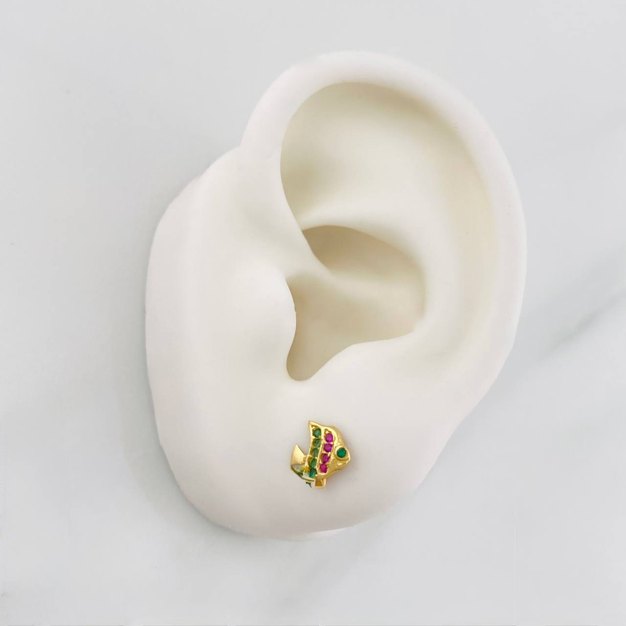 Stud Earrings Fish 0.9g / in / 7.3mm Yellow Gold 18K