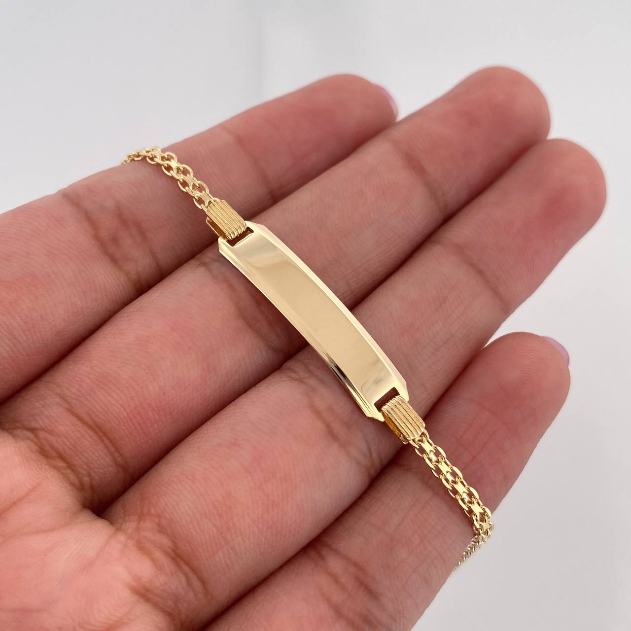 Pulso Chino Placa Rectangular 3.35 g / 6 3/4 in / 1.7 mm Oro Amarillo 18K
